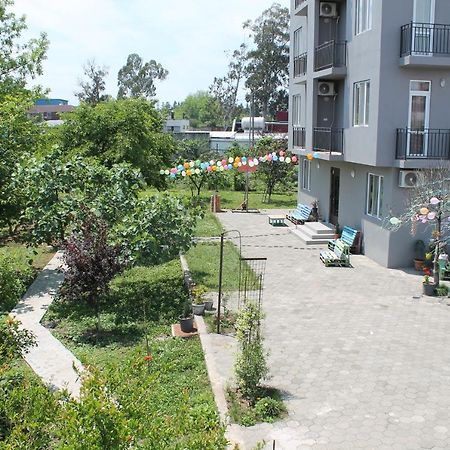 Femily Hotel In Batumi Mareti Str 2 Eksteriør bilde