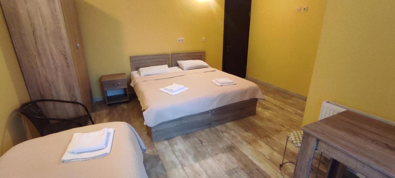 Femily Hotel In Batumi Mareti Str 2 Eksteriør bilde