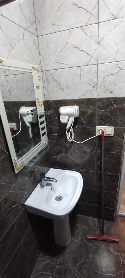 Femily Hotel In Batumi Mareti Str 2 Eksteriør bilde