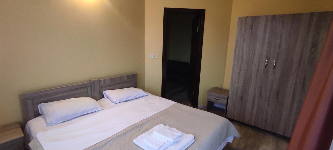 Femily Hotel In Batumi Mareti Str 2 Eksteriør bilde