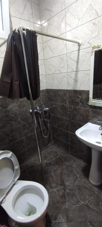 Femily Hotel In Batumi Mareti Str 2 Eksteriør bilde