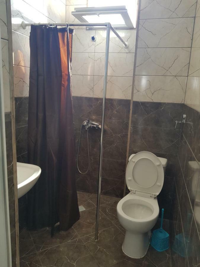Femily Hotel In Batumi Mareti Str 2 Eksteriør bilde