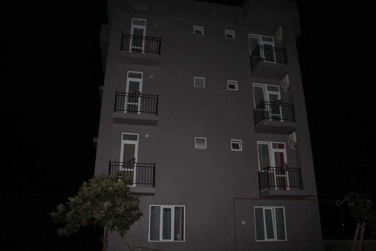 Femily Hotel In Batumi Mareti Str 2 Eksteriør bilde