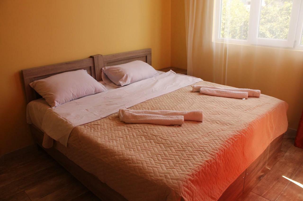 Femily Hotel In Batumi Mareti Str 2 Eksteriør bilde
