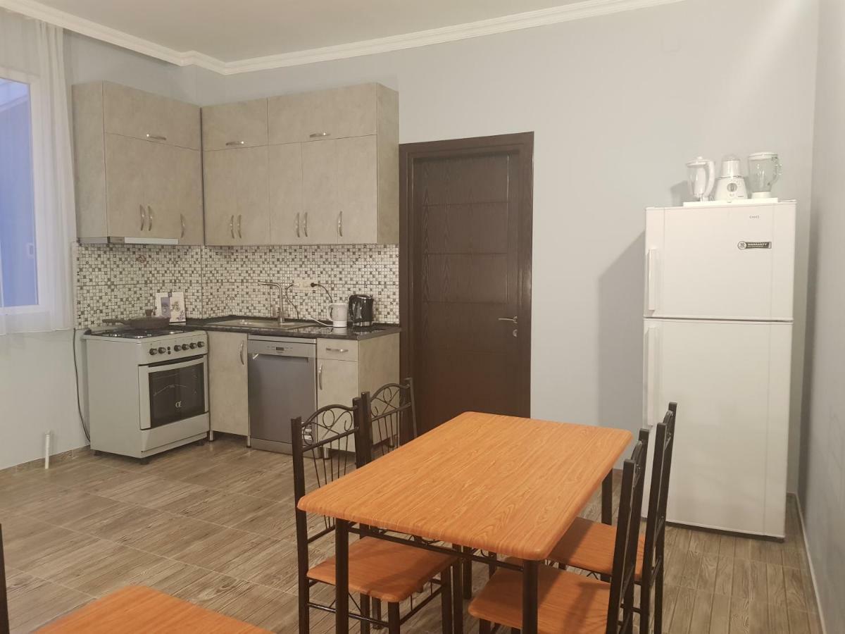Femily Hotel In Batumi Mareti Str 2 Eksteriør bilde