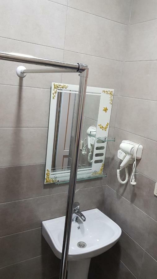 Femily Hotel In Batumi Mareti Str 2 Eksteriør bilde